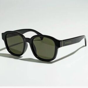 GUCCI SQUARE BLACK SUNGLASSES, NEW.